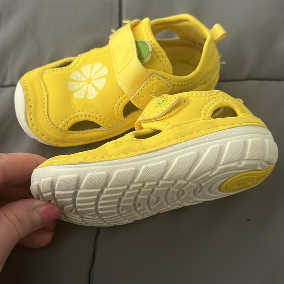 Stride Rite Soft Sandals - Lemon - Picture 2 of 4